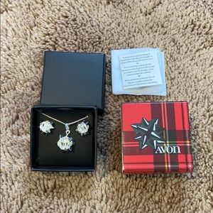 Avon Christmas Bow Necklace and Earring Set